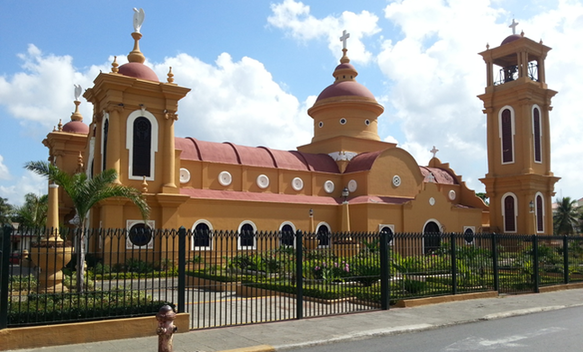                                                                Église de Marie le consolateur à San Cristóbal où nous avons recherché des actes de baptême des années 1800